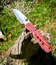 Load image into Gallery viewer, Makin&#39; Bacon Spyderco Smock
